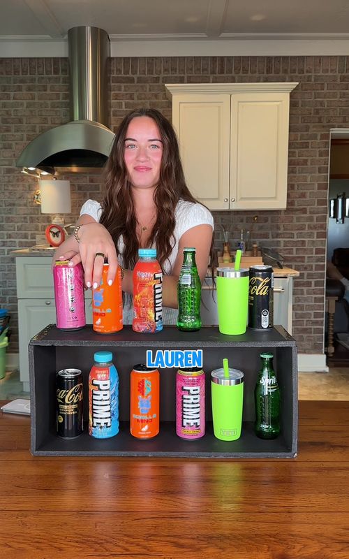 Who’s the fastest in this speed match challenge?? #FamilyFun #familygamenight #gameswithfriends #partygames 