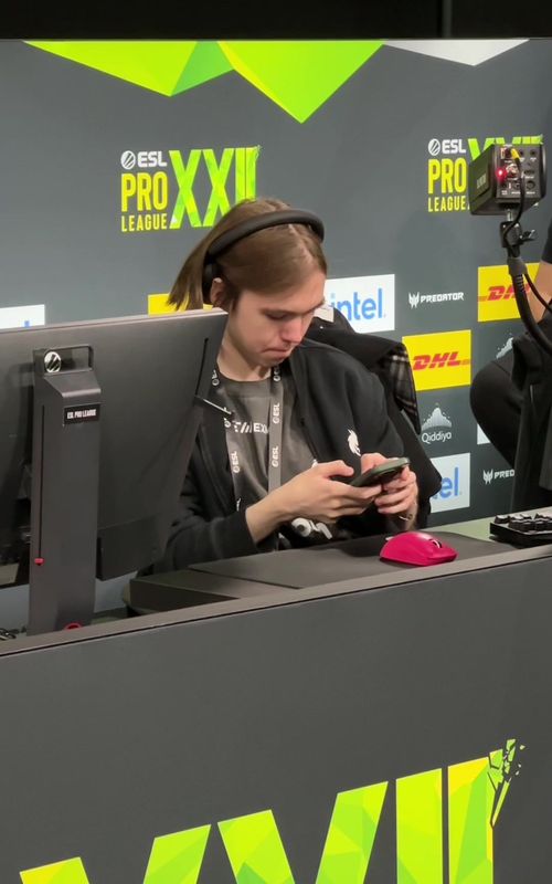 CS2 PROS warming up vs DONK 💀 #ESL #gaming #cs2 #esports #eslproleague22 