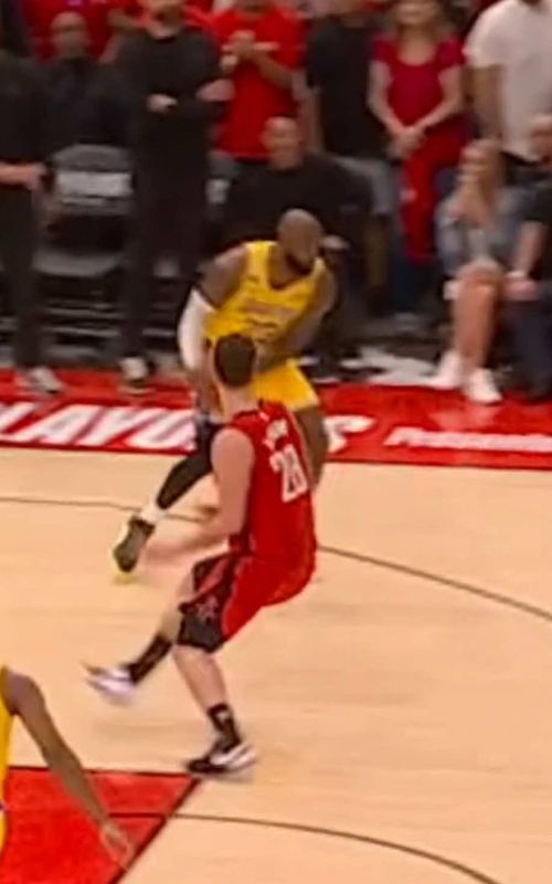 LEBRON JAMES 🤯 #NBA #basketball #LeBronJames #Lakers #NBAPlayoffs