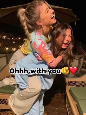 Besties🫶#SAMA28 #fypシ #plzlikemyvideos #fyp #blowthisup #roadto1million #viralvideo #viral #famous #foryoupage #blowupmyphone #dontletthisfloppls #thatgurlquinxss #bestie 