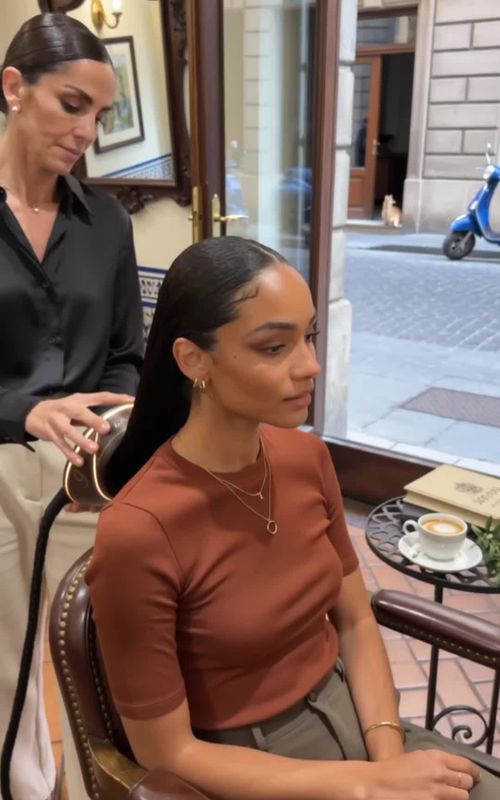 POV: A NYC salon just made the perfect bun in 10 seconds 🇺🇸✨ Would you trust this before a wedding or big event? 👀 #HairTech #FutureTech #NYCBeauty #TechTok #OddlySatisfying