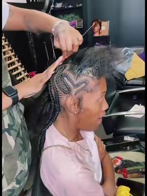 Im about to stop braiding cause whet? 😮‍💨 #viral #stitch #fyp 