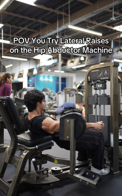 I stand by saying this is the best way to do lateral raises and train the side delts later to failure. You’ll just also be the most hated dude in the gym… ask @Jumybear Worth the gains tho #fyp #Fitness #gym #bodybuilding 