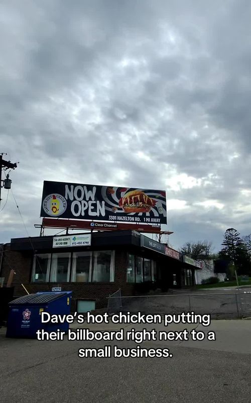 I went to Nashville Coop to try their Nashville hot tenders #fyp #viral #foryoupage #foodreview 