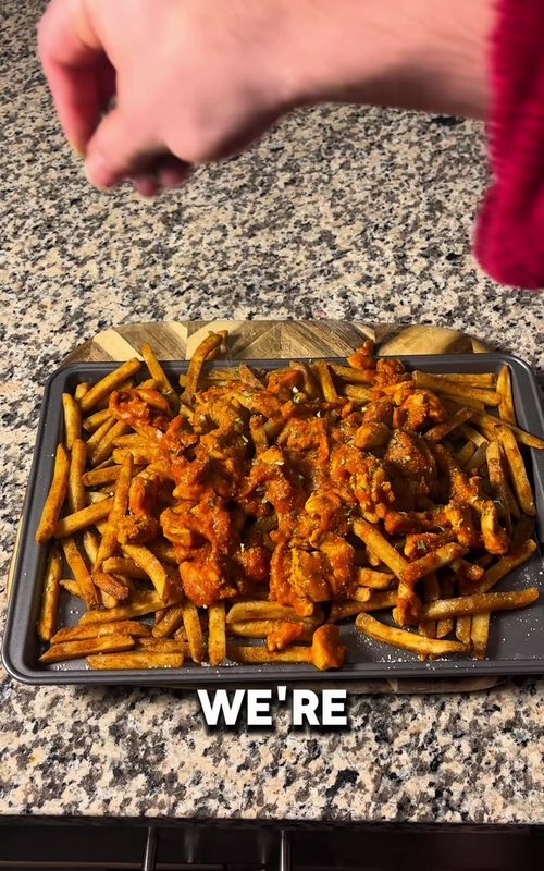 Butter Chicken French Fries 🍗🍟🧈 #butterchicken #budgetmeals #frenchfries #EasyRecipe #lazycooking 