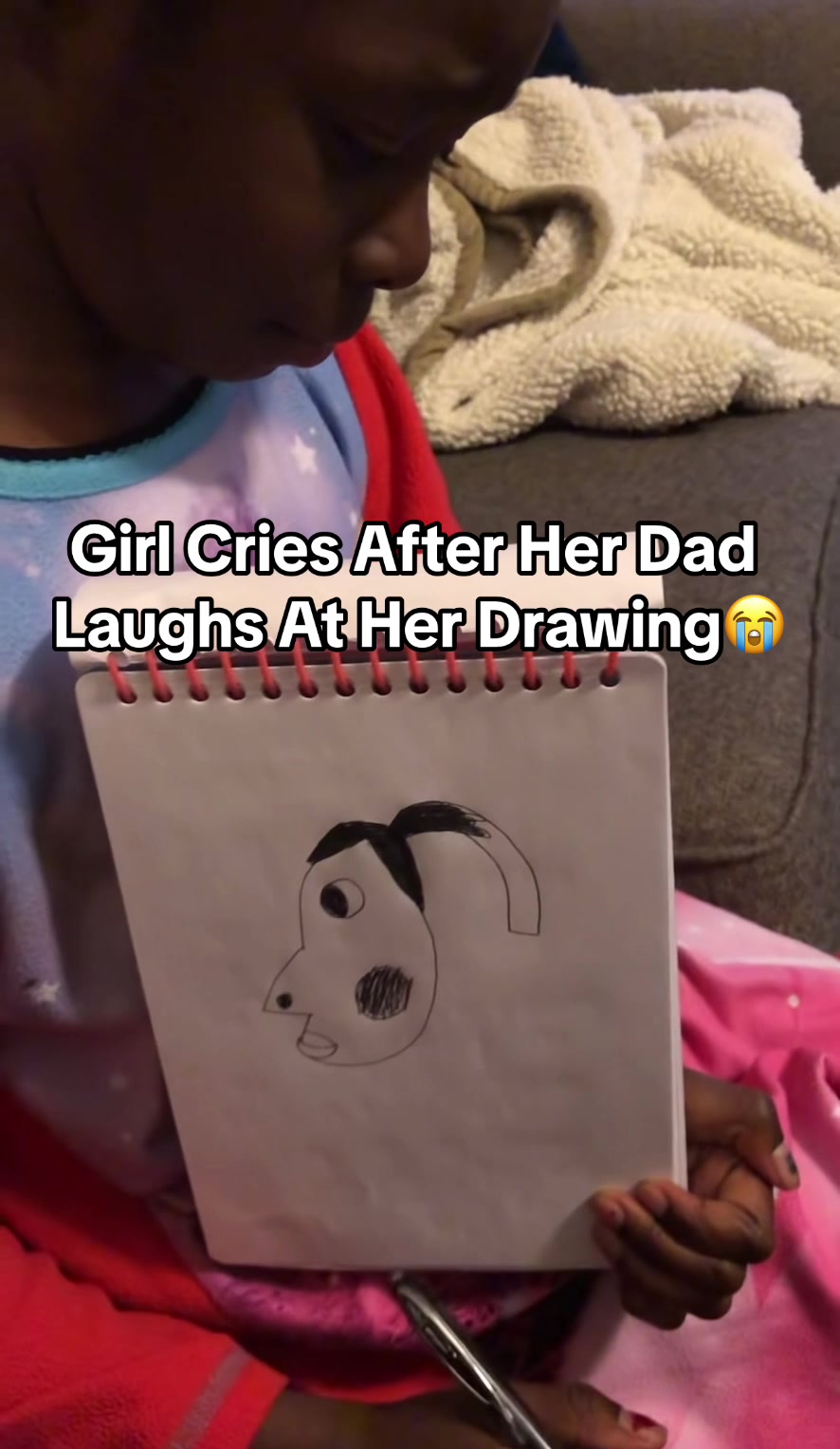 Girl Cries After Her Dad Laughs At Her Drawing😭 #fyp #viral 