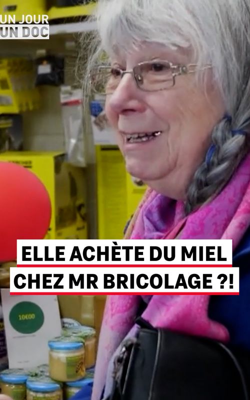 Pour fidéliser sa clientèle, Sidonie ne vend pas que des outils de bricolage dans son magasin : elle propose des produits qui peuvent servir quotidiennement à ses clients ! « Bricolage : l'historique qui résiste aux géants » 📺 #UnJourUnDoc, tous les jours à partir de 13:40 sur M6 #sinformersurtiktok