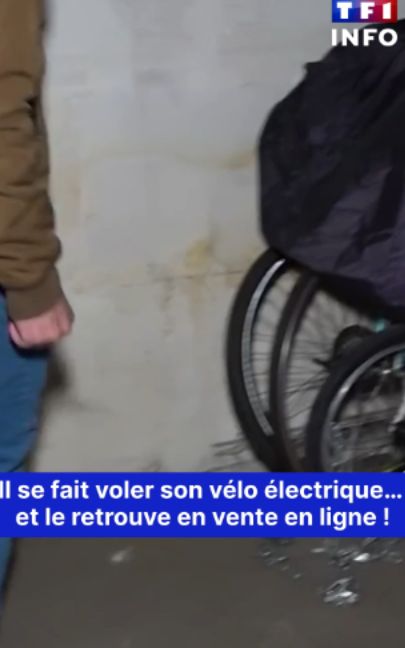 Quand les objets volés se retrouvent en vente sur Internet De plus en plus de particuliers retrouvent des objets qui leur ont été volés sur les sites de vente en ligne. Des voitures, des vélos ou encore des téléphones peuvent y être proposés. Pourtant, certains sites déploient divers moyens pour endiguer ce phénomène. De leur côté, les victimes tentent parfois d'entrer elles-mêmes en contact avec les malfaiteurs. Mais les forces de l'ordre déconseillent cette pratique.
