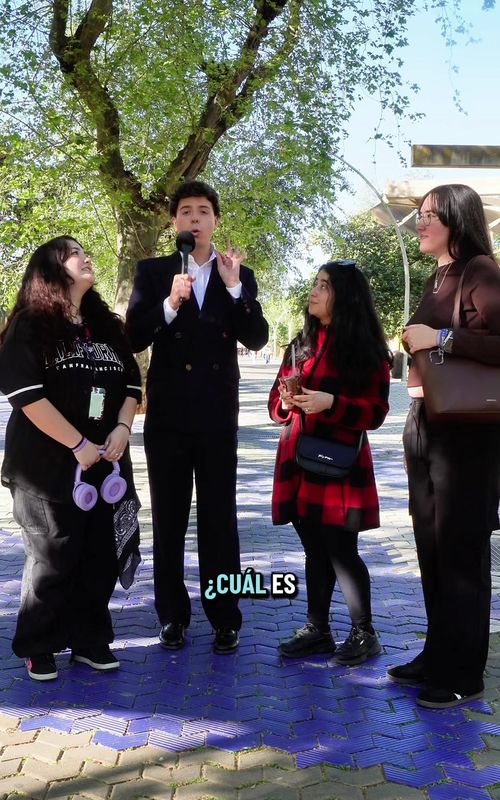 Amigas LA ONCE tiene su propia escuela de fisioterapia, no tenía ni idea!! ¿ Cuál es vuestra experiencia más surrealista? Os leooo #humor #comedia #storytime #anecdotas 