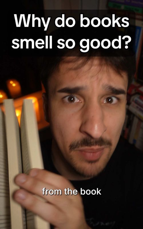 Why do books smell so good ? #facttok #Science #education 