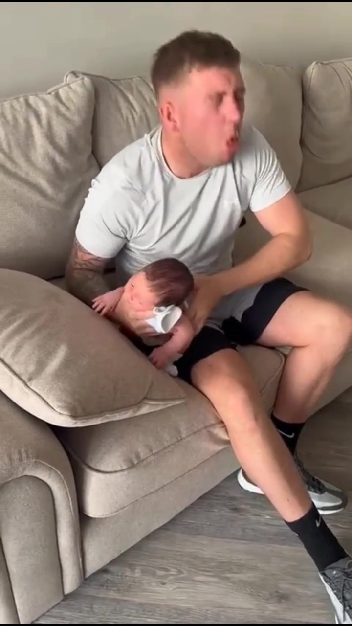 Not really the reaction you want from your husband 😂😂#funnymoments #funny #husband #reaction #enjoy #cute #baby #emotional #cryingbaby #labourandbirth #viral #video #fyp #fypシ #fypシ゚viral #foryou #foryoupage #please #😂 @Pregnancy Tube🤰 
