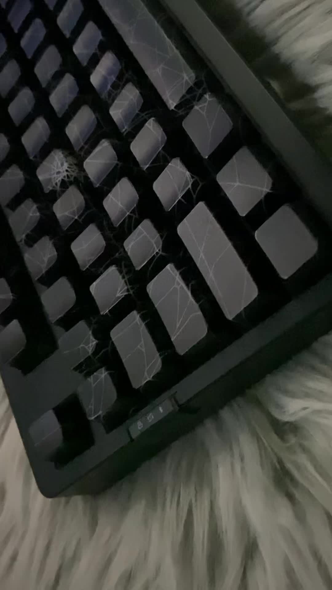 The light of the dark night!!🕷#foryourpage #keyboard #mechanicalkeyboard #fyp #cool #fypシ #foryour #customkeyboard #asmr #spiderman #spide 