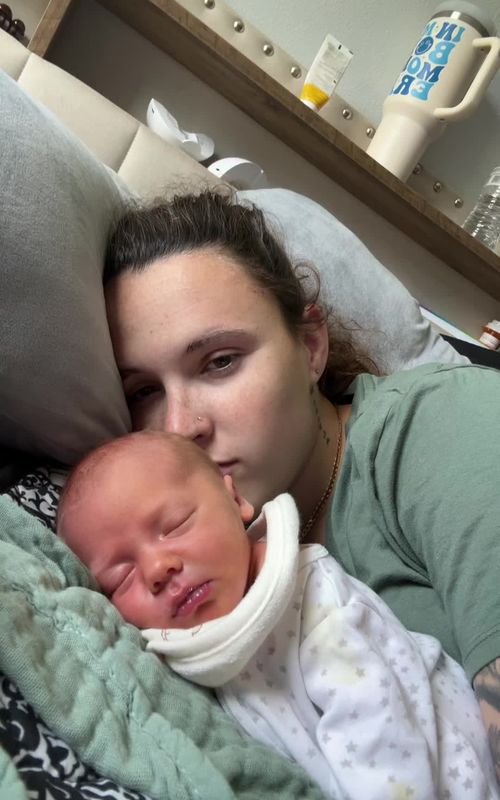 He’s so sweet and perfect 😩😩😩 #newborn #babyboy #trending 