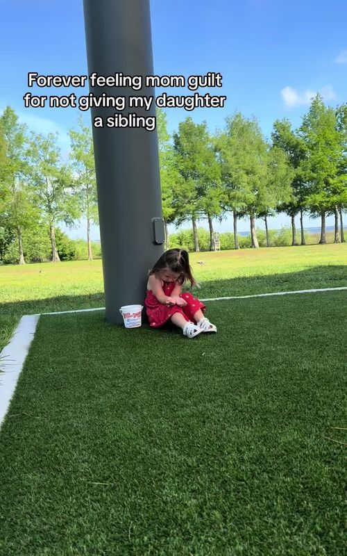 Anyone else?  #momtok #moms #toddlersoftiktok #onlychildproblems 