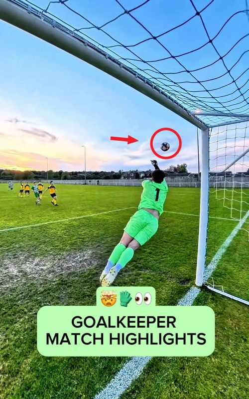 Risky Moves..😬 #goalkeeper #goalkeeping #football #Soccer #CapCut 