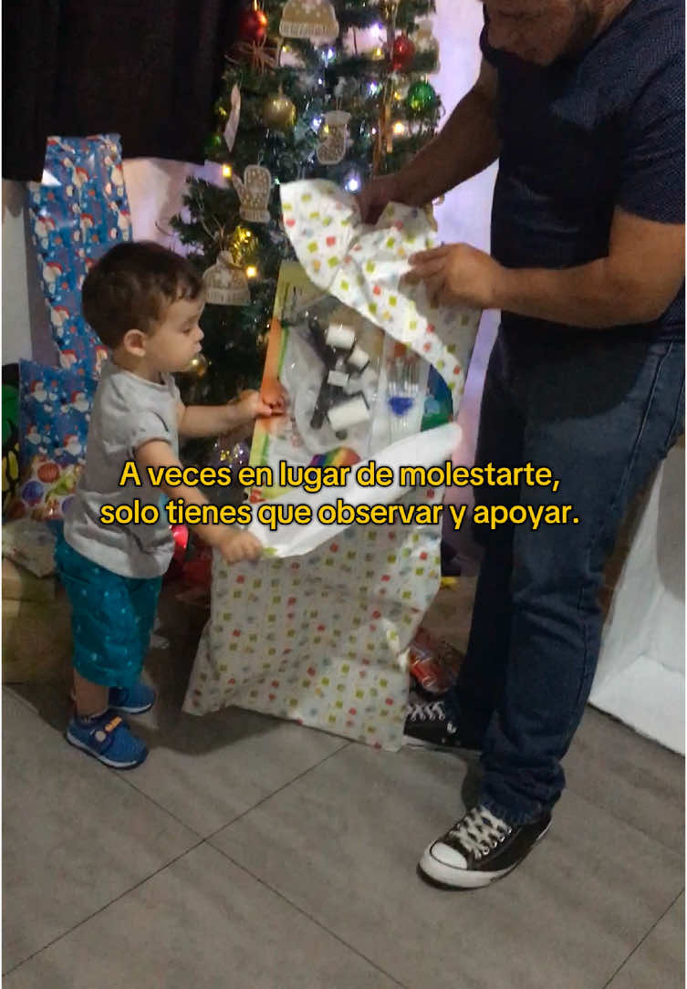Me encanta hacer este tipo de videos porque veo el crecimiento artístico tan bello que ha tenido Santi 🥹❤️❤️🎨. #art #littleartist #paint #toodler #evolution #apoyo #rayarlasparedes #artista #lima #peru #fyp #parati #trend #xyzcba #santiymamii 
