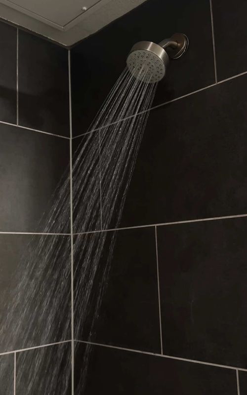 hair wash day is the best day🫧🧖🏼‍♀️🚿☁️ #SelfCare #selfcaretiktok #selfcareroutine #selfcarenight #cozyroutines 