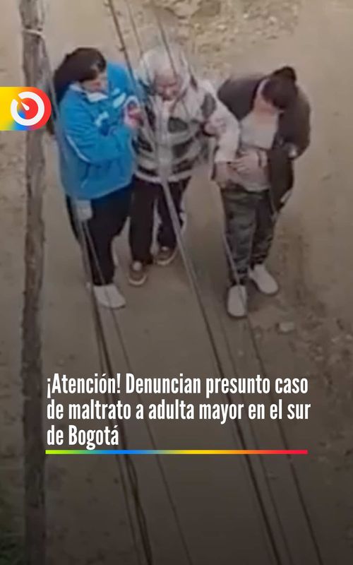 #Viral Un presunto caso de maltrato contra una adulta mayor fue denunciado en el barrio Los Alpes, en el sur de Bogotá, tras la difusión de un video en redes sociales. En las imágenes se observa a la mujer siendo movilizada con aparente agresividad por dos personas que serían sus familiares, lo que ha generado rechazo entre usuarios y llamados a esclarecer lo ocurrido. ⚠️ Imágenes sensibles, compartidas únicamente con fines informativos. Video tomado de: Redes Sociales #Bogota #Maltrato #Denuncia #ViralColombia