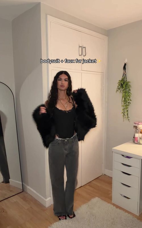 last one is my fav🤭 trench coats on 🔝 #outfitideas #outfitinspo #dancetrend #baddie #fashion 