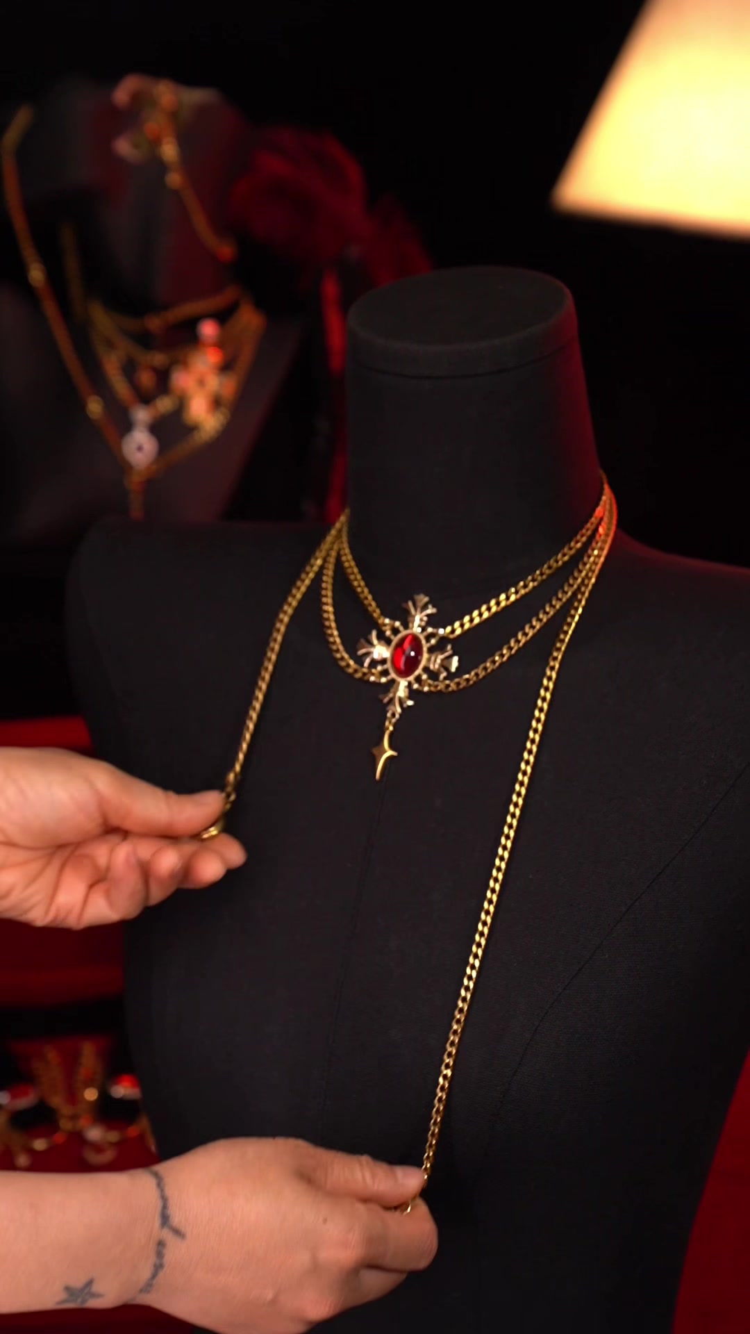 Let’s add a little spice to our love.❤️‍🔥❤️‍🔥❤️‍🔥#velourbliss #giftguide #luxurystyle #darkromance #vintagefashion 
