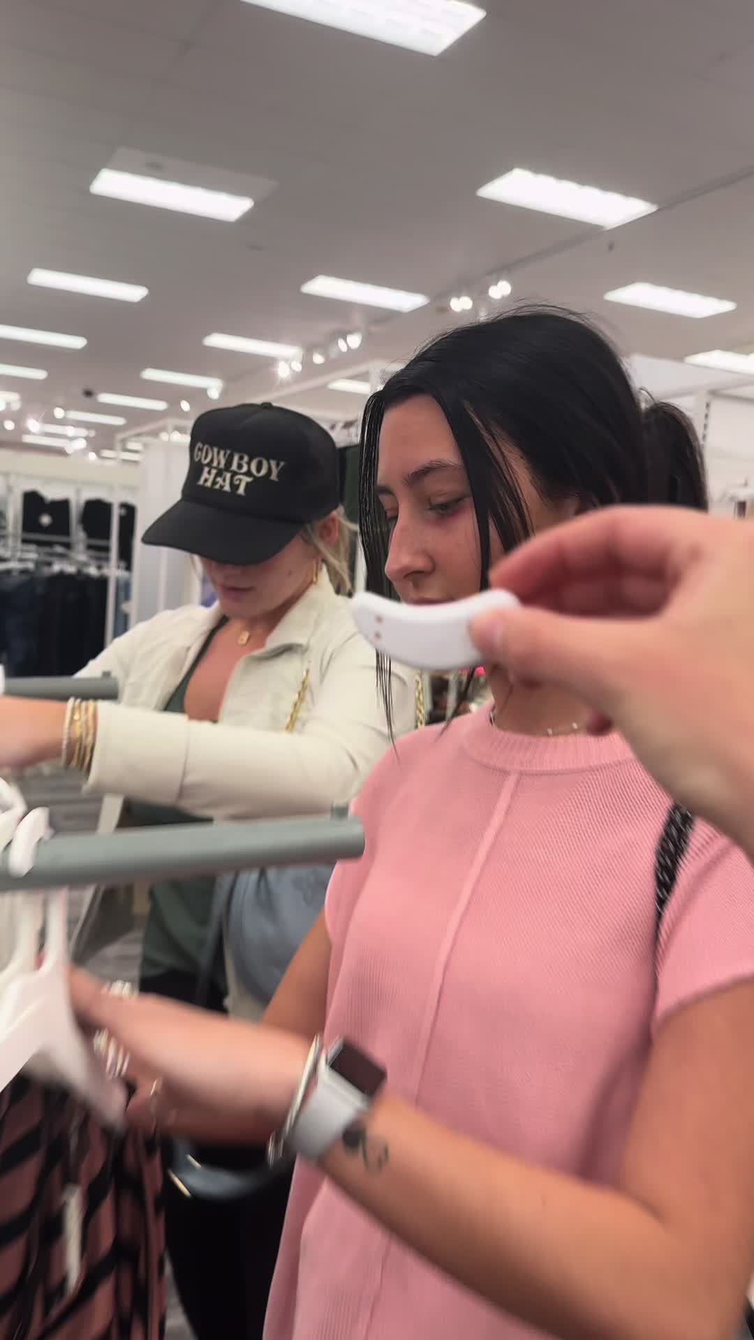 But thats her MOM??? #fyp #foryou #foryourpage #viral #fypシ #foryoupageofficiall #fypシ゚viral #xybca #redlighttherapy #tiktokmademebuyit #viralvideo #undereyebags #brighteyes link in bio to purchase! 