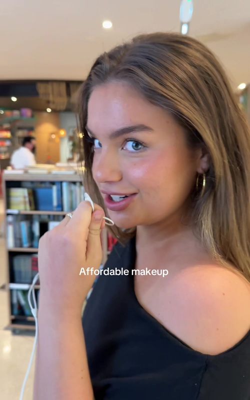 “What should I buy from Priceline Claudia ?” This videos for you honeys.. #affordablemakeup #drugstoremakeup #drugstoremakeupmusthaves #makeuprecomendation #makeup @Priceline Australia @Maybelline New York @essence.cosmetics @Loving Tan @rimmellondon @Milani Cosmetics 