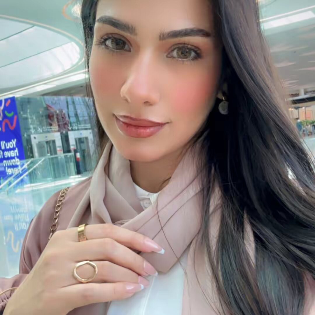 мαяια 👸🏻