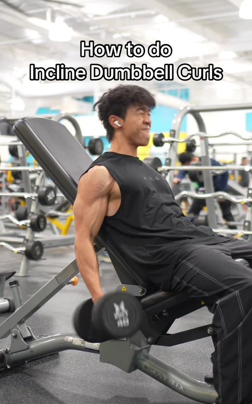 Ironically, a lot of people overdo the range of motion on the incline dumbbell curl thinking they're just taking their biceps through a full range of motion. In reality, they're shifting tension away from the biceps onto the front delts. Here's how to make sure you avoid that. #fyp #Fitness #gym #bodybuilding 