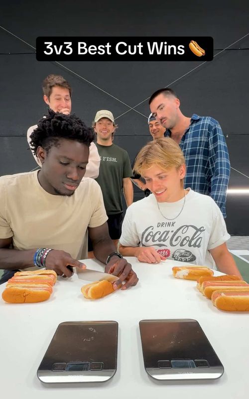 First team to 3 wins 😂 Perfect cut challenge 🔪🌭