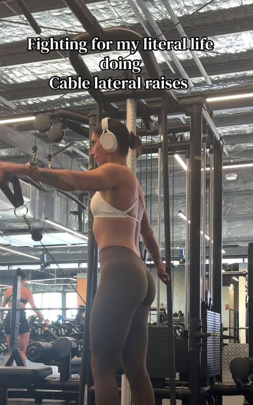 genuinely the most humbling exercise is a cable lateral raise..  #gymmotivation #fitlife #workouttips #gymfail #strength 