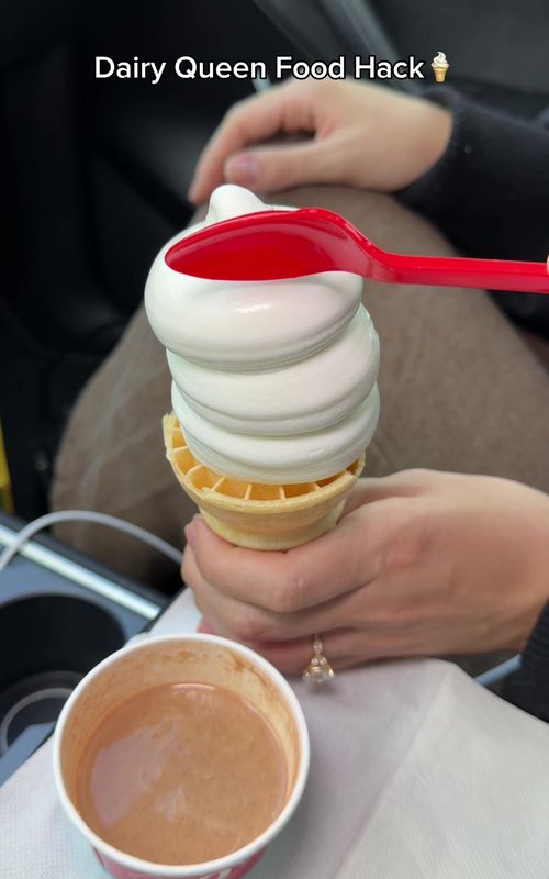That Ice Cream looking thiccc🤤 #foodhack #icecream #dairyqueen #cinnamon #thefoodguy 