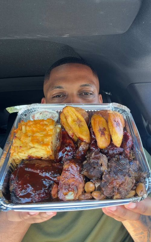 Car Chronicles Episode 90 Mumma’s Kitchen Rochester, Kent  £25 XL Platter + £5 Oxtail #food #caribbean #streetfood #viral #fyp 