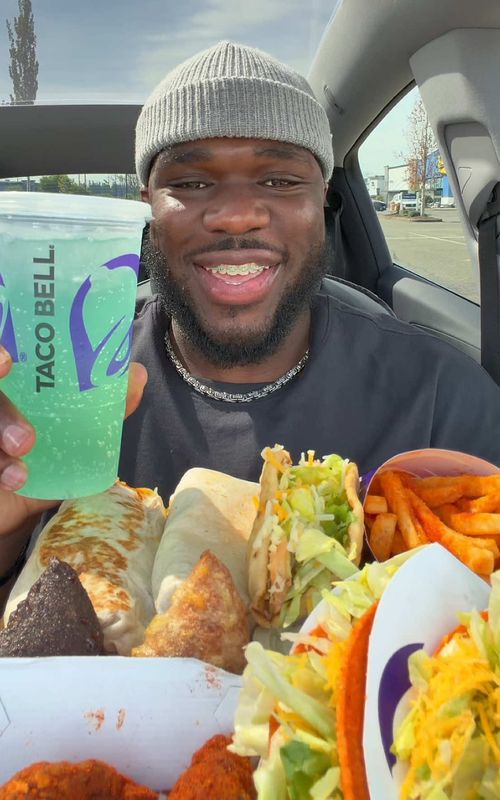 Trying @tacobell new items #fyp #foodreview #viral #asmr #mukbang 