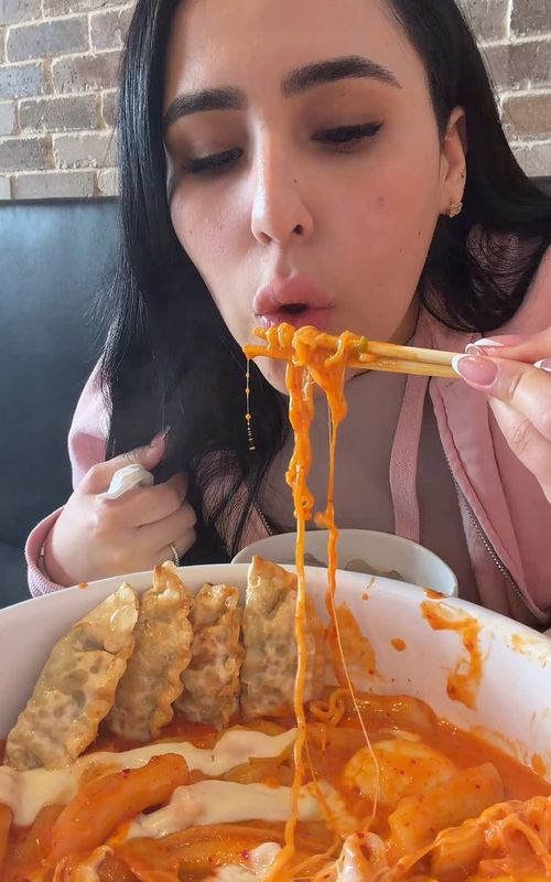 🤤🍜🥢 Que ricooooo #stephaniereyex #amigasamigas #fyp #mukbang #Foodie 