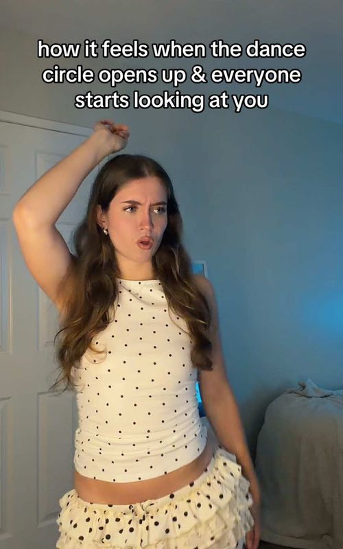 like what am i supposed to do 😭😭 #funny #relatable #dance #trend #viral 