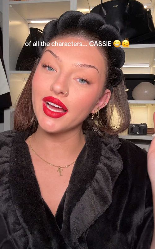 Replying to @bitofashambles My friend is becoming like Cassie Howard ✨STORYTIME✨ of alll the characters from the new season on Euphoria?? CASSIE!!!  products used to create this easy soft glam makeup @Bondi Sands instant tan @Sculptedbyaimee hydraglo and concealer @L'Oréal Paris UK infallible foundation and bronzer @Huda Beauty powder  @urbandecayuk tube job mascara and all nighter setting spray @makeupforever lipliner  @rhode skin pocket blush @Jordana Ticia Cosmetics eyeshadow @Tweezerman UK lash curler @CAIA Cosmetics bronzer #redditstory #makeupstorytime #storytime #makeup 