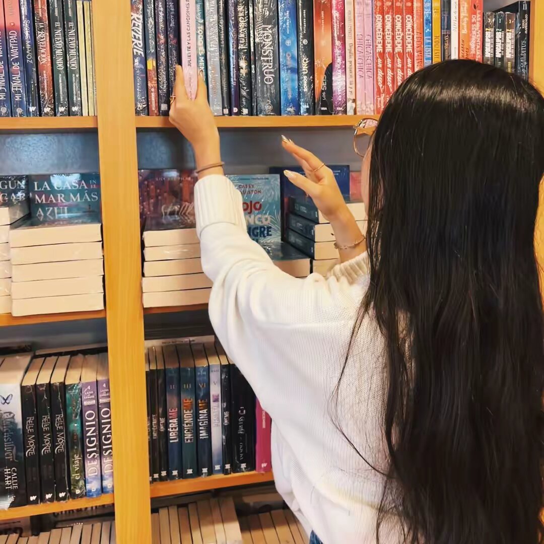 marley books 📖 🎀