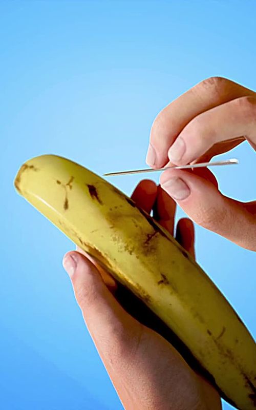 How to slice banana without peeling it?🍌😮 #zackdfilms #educational #DidYouKnow 