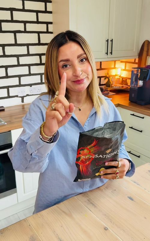 You’ve been closing crisp packets WRONG your whole life #loveyou #thecheezyfamily1 #fyp #foryou #viral 