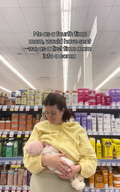The way first time mom Jordan would schedule feeds down to the minute… and now we just whip out a 🍈 and carry on shopping #newborn #breastfeedingjouney #newbornbabies #breastfeeding 
