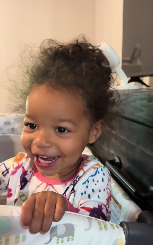 Ms. Tally rose at 6:30am, only to fall asleep again by 7:00am when I walked into her room. But mention we’re heading home and she’s wide awake! 10 hours on the road today, and then it’s pack-up again tomorrow for the next trip. A whole month of traveling is gonna be wild. #roadtrip #travelling #familytrip 
