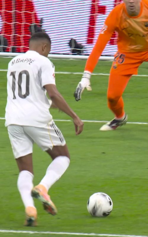 Perfect pass. 💯 Perfect goal. ✅ #ELCLÁSICO #LALIGAEASPORTS #LALIGAHighlights #RealMadridBarça #DeportesEnTikTok 