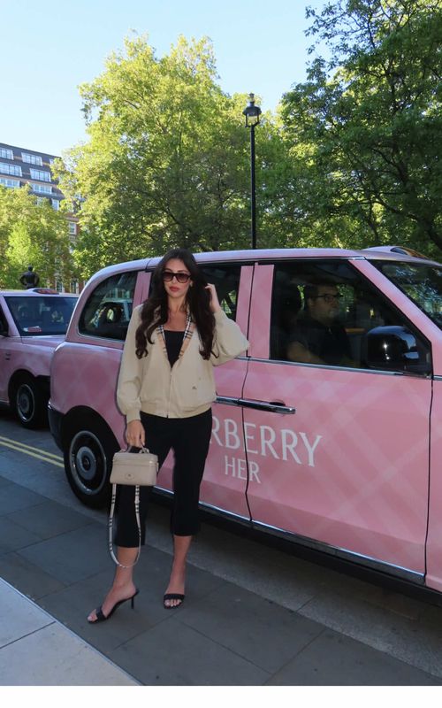 Day 1 with @Burberry and I am the luckiest girl in the whole world 💘 #dayinmylife #travelvlog #spendthedaywithme #brandtrip #londonvlog 