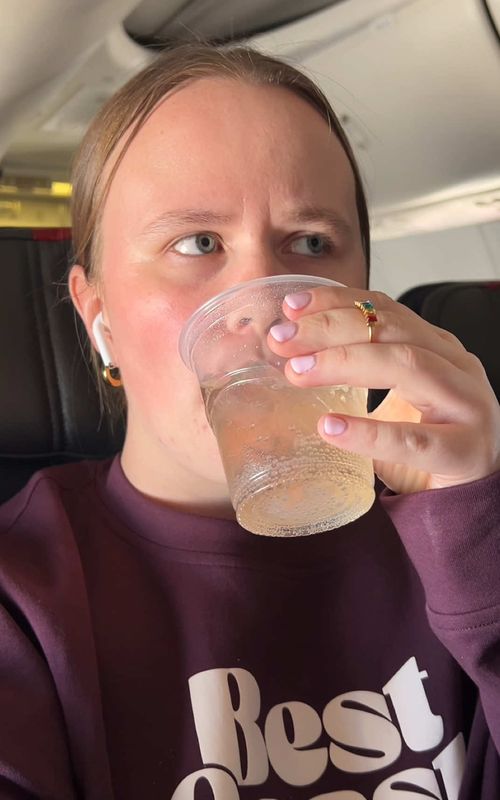 so excited to be here!! traveling without kids looks so different😂 #travelwithme #pittsburghpa #losangeles #travelingvlog #flywithme 