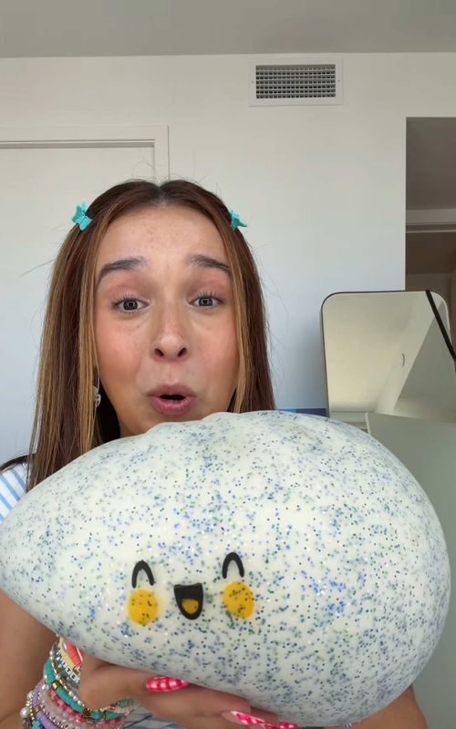 was NOT expecting that!!!🤭🤭🤭  #dumpling #dumplingunboxing #squishy #glitterdumpling #squishyasmr 