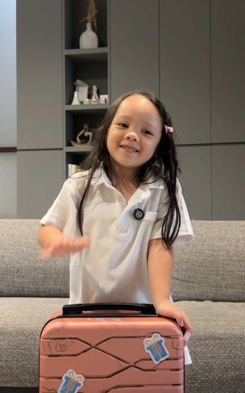 unboxing tas TK kakak ao sebelom nanti masuk SD ganti buku semua 😂 #babytiktok 