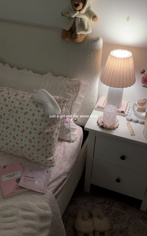 just a girl and her alone time 🌸🪽🧺🫧 #girlythings #nightroutine #SelfCare #bedtimeroutine #alonetime  @Coach @UGG® @Gisou @Olehenriksen @medicube global 
