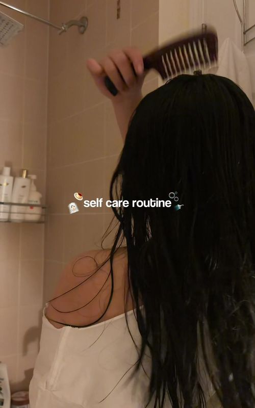 everything shower after your last final>>>🧖🏻‍♀️🧴💭🫧 details🌿 coat+shorts: @Cider  shirt: @UNIQLO Canada   jeans: @Garage Clothing  bag: @CHARLESKEITHOFFICIAL  @Caudalie  #selfcareroutine #nightroutine #nightvlog #asmrsounds #cozynight  