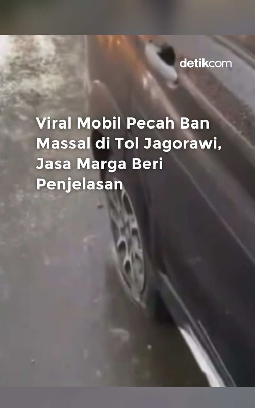 Viral di media sosial video sejumlah mobil diduga mengalami pecah ban hampir secara bersamaan di Tol Jagorawi arah Bogor, Jawa Barat. Sejumlah mobil yang diduga mengalami pecah ban itu tampak menepi di bahu jalan. Dalam video yang beredar, Jumat (1/5/2026), peristiwa terjadi pada Kamis (30/4) kemarin. Saat itu, petugas derek dan kepolisian terlihat sudah berada di lokasi kejadian. Dalam keterangannya, Senior Manager Representative Office 1 Jasamarga Metropolitan Tollroad Regional Division, Alvin Andituahta Singarimbun, mengatakan pihaknya segera melakukan pengecekan. Jasamarga juga meminta maaf atas kejadian tersebut. "Laporan awal dari pengguna jalan diterima sekitar pukul 17.40 WIB. Setelah menerima informasi tersebut, petugas langsung melakukan penelusuran jalur dan pemeriksaan kondisi perkerasan untuk memastikan keamanan dan kenyamanan perjalanan pengguna jalan," kata Alvin dalam keterangannya. Berdasarkan hasil pemeriksaan, petugas menemukan delapan titik kerusakan pekerjaan jalan. Kerusakan di sekitar lokasi kejadian itu berpotensi mengganggu kenyamanan pengguna jalan. "Menindaklanjuti temuan tersebut, JMTM langsung melakukan perbaikan sementara di beberapa lokasi dikarenakan hujan yang masih terus mengguyur Jalan Tol Jagorawi," ucapnya. Perbaikan sementara dilakukan pada malam hari agar kondisi jalur kembali optimal sehingga bisa dilintasi sebelum dilakukan perbaikan permanen. "Selain penanganan pada titik perkerasan, petugas mobile customer service, derek, dan armada layanan JMTO juga siaga membantu pengguna jalan yang mengalami kendala di lapangan serta memastikan arus lalu lintas tetap terjaga," imbuhnya. Baca berita selengkapnya pada link di atas! Video: hairdobyliays/Instagram Creator: Risa #detikcom #viral #toljagorawi 