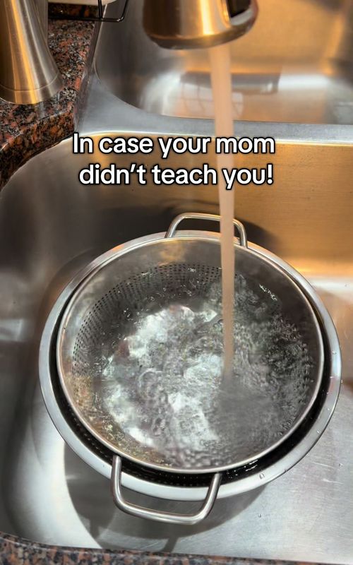 Genius life hack from mom#tipsandtricks #momtok #KitchenHacks #CleanTok #DIY 